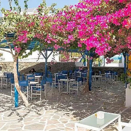 Marinos Parikia (Paros)